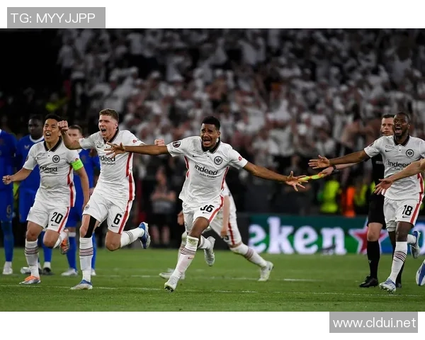 法兰克福夏季转会目标锁定阿贾克斯17岁中场新星斯图尔